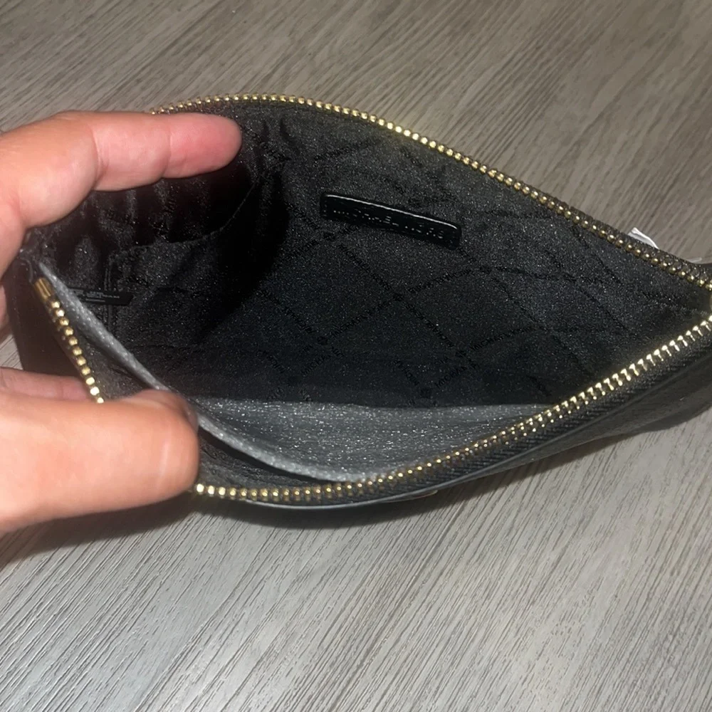 Micheal Kors Clutch